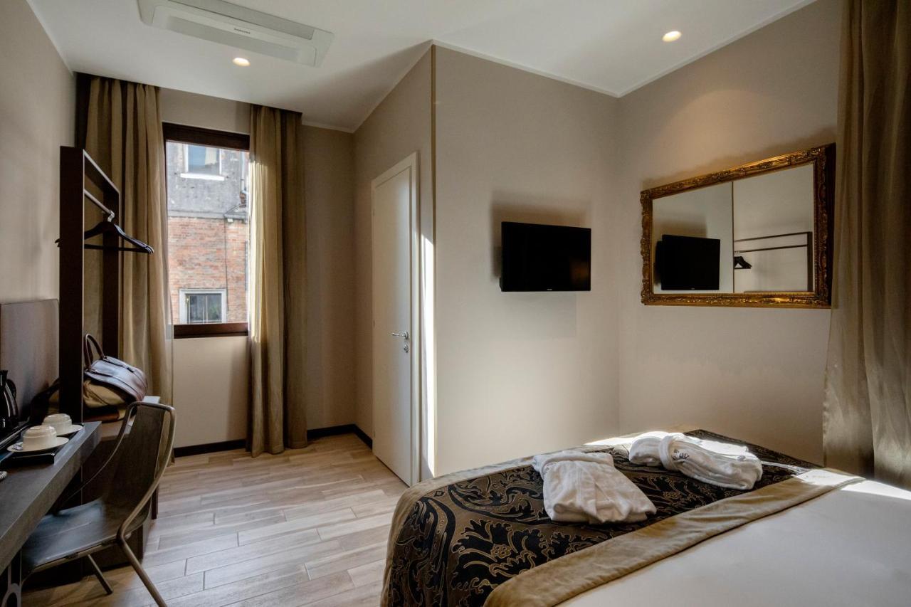 Alle Guglie Boutique Hotel Venice Exterior photo